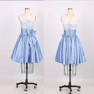 Luxurious A-Line Scoop Knee Length Taffeta Blue Prom/Bridesmaid Dress