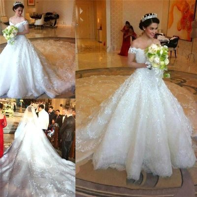 Luxurious Off-the-Shoulder Wedding Dress/Bridal Gown with Lace