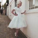 Vintage 1950S Scalloped-Edge Short Tulle Wedding Dress with Lace
