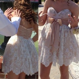 Sweet Champagne Sweetheart Short Sleeveless Lace Homecoming Dress with Beading Bowknot