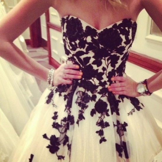 Stunning Knee Length Ball Gown Black and White Cocktail/Homecoming Dress - Click Image to Close