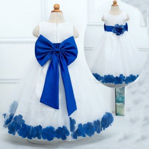 Sweet Scoop Princess Sleeveless Tulle White Flower Girl Dress Wedding Party with Blue Flower Bowknot