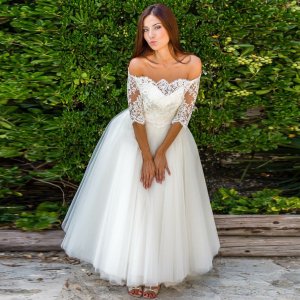 A-Line Off-the-Shoulder Half Sleeves Tulle Wedding Dress with Lace