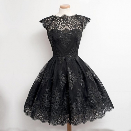 Knee Length Vintage 1950s Tulle Homecoming/Prom Dress -- Black Ball Gown with Appliques - Click Image to Close