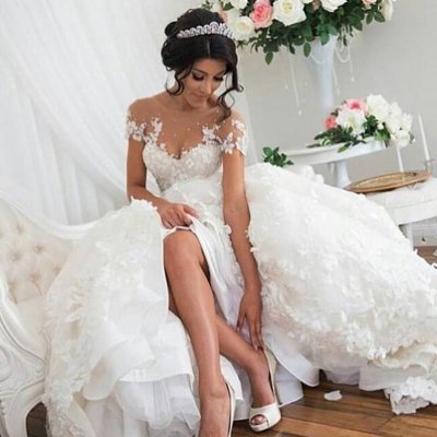 Elegant A-Line Scoop Short Sleeves Court Train Wedding Dress with Appliques