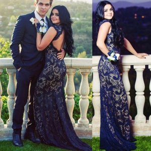 Elegant Backless Long Prom Dress - Royal Blue Mermaid V-Neck with Lace