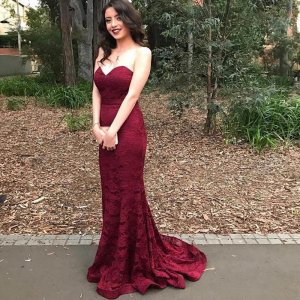 Elegant Burgundy Lace Prom Dress - Mermaid Sweetheart Sweep Train