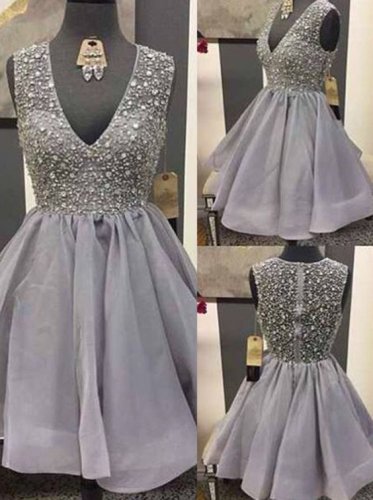 Glamorous V-neck Sleeveless Knee-Length Grey Organza Homecoming Dress with Beading