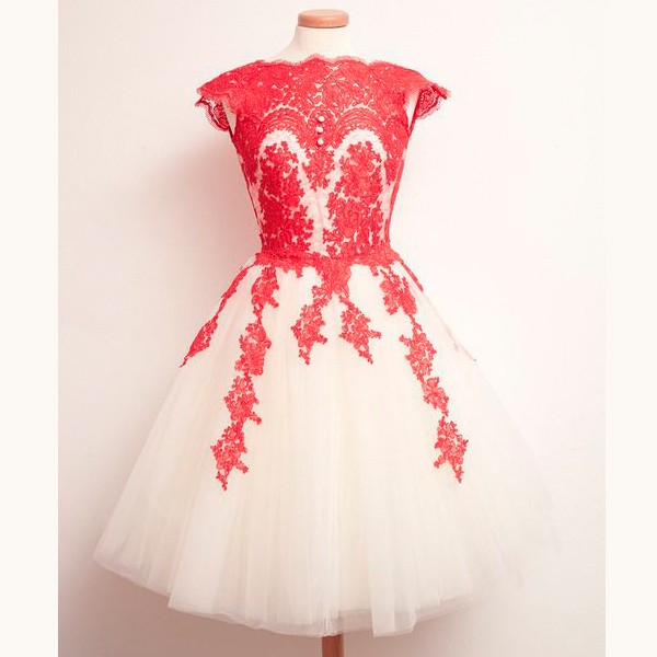 Luxurious A-Line Jewel Cap Sleeves Short Red Homecoming Dress With Lace