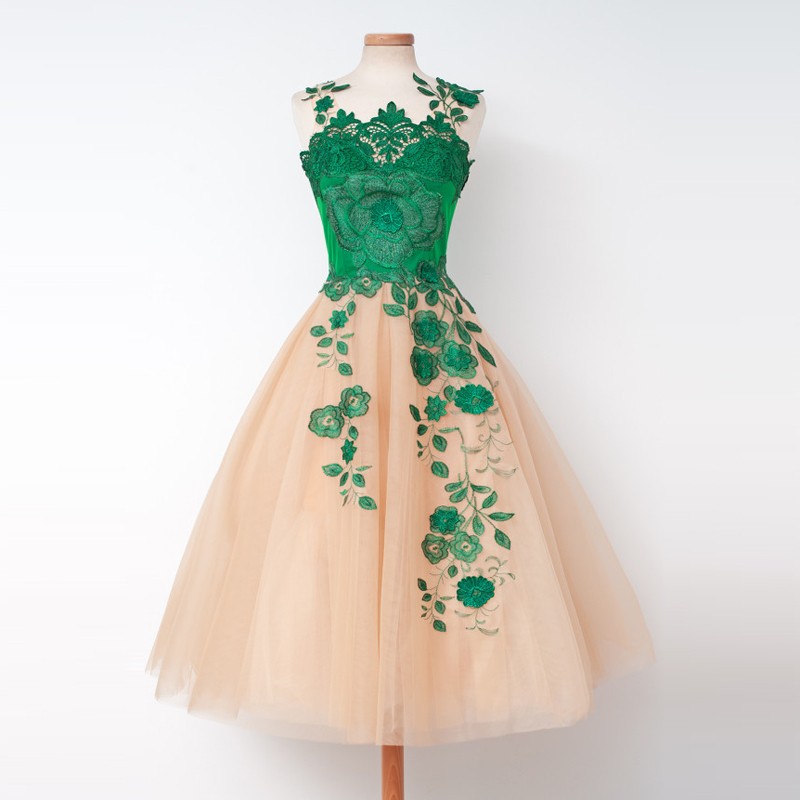 Awesome Embroidery Champagne Homecoming Dresses - Straps Tea Length
