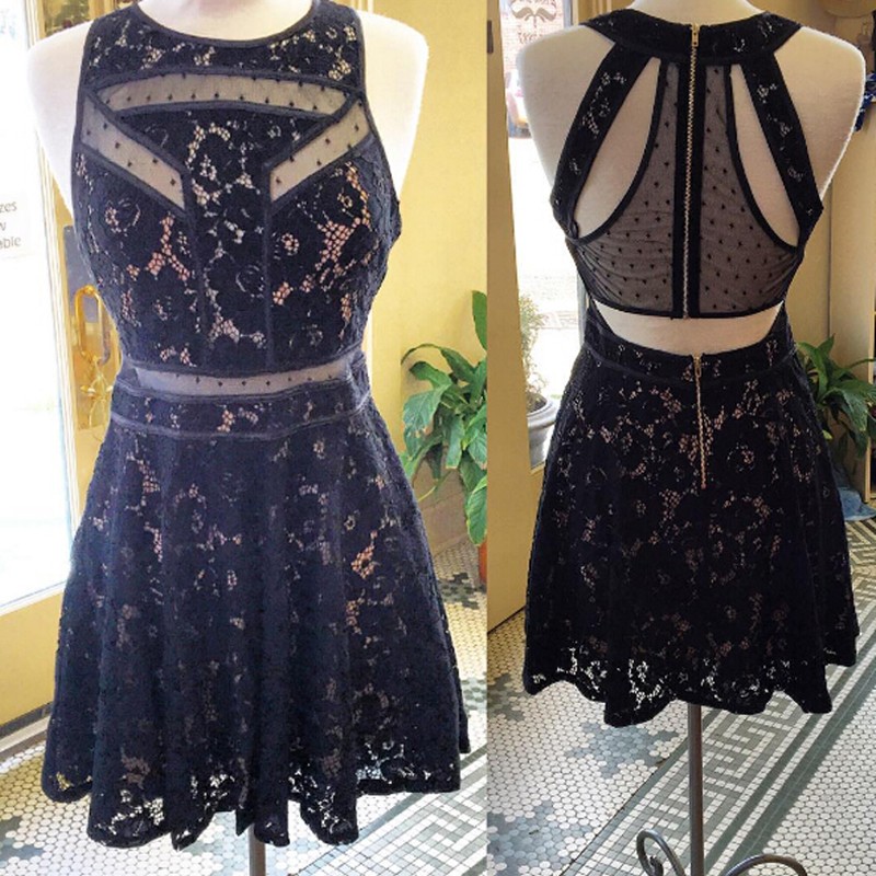 Special Jewel Sleeveless Navy Blue Short Lace Homecoming Dress Illusion Back