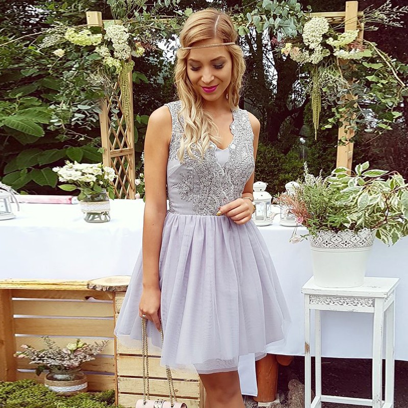 A-Line Scalloped-Edge Light Grey Short Tulle Homecoming Dress with Lace