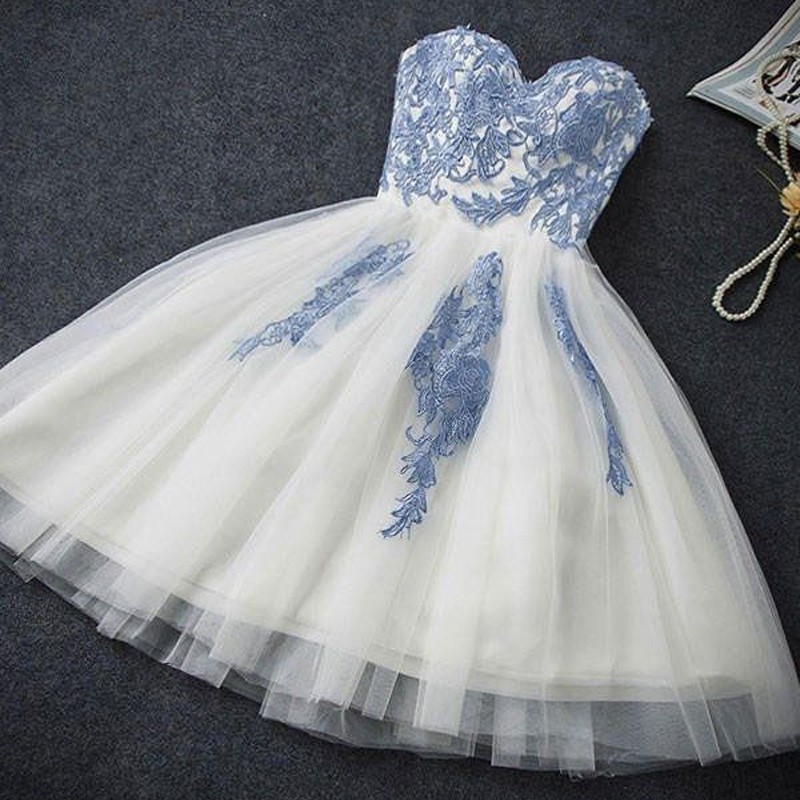 A-Line Sweetheart Sleeveless Short Tulle Homecoming Dress with Appliques