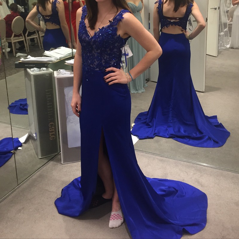 Glamorous Mermaid Royal Blue V-Neck Sleeveless Backless Split Front Long Prom Dress with Appliques