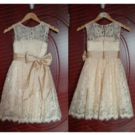 Sweet Lace Little Girl Dress/Flower Girl Dress with Bowknot - Click Image to Close